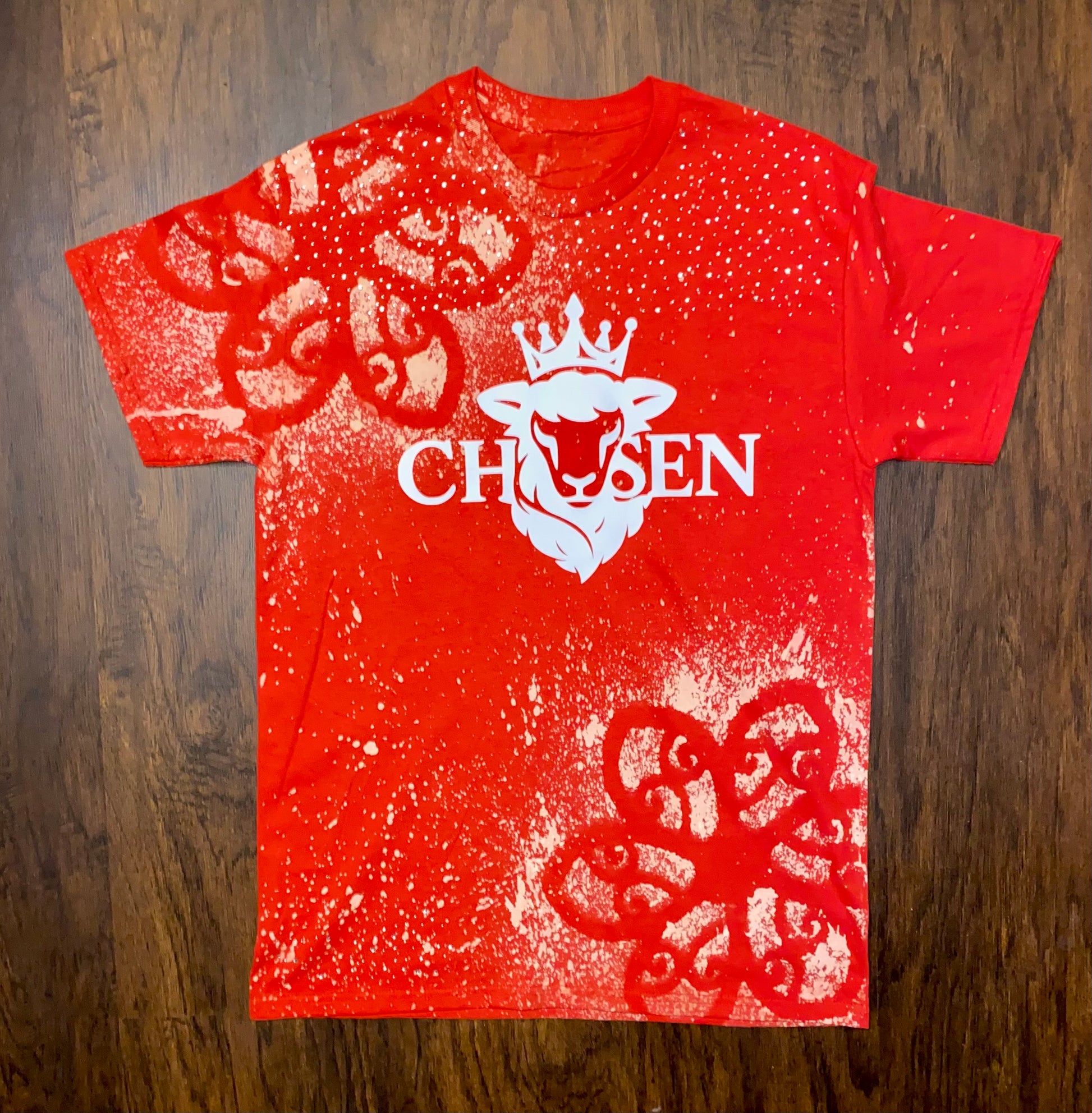 red distressed Tshirt, powerful streewear 
